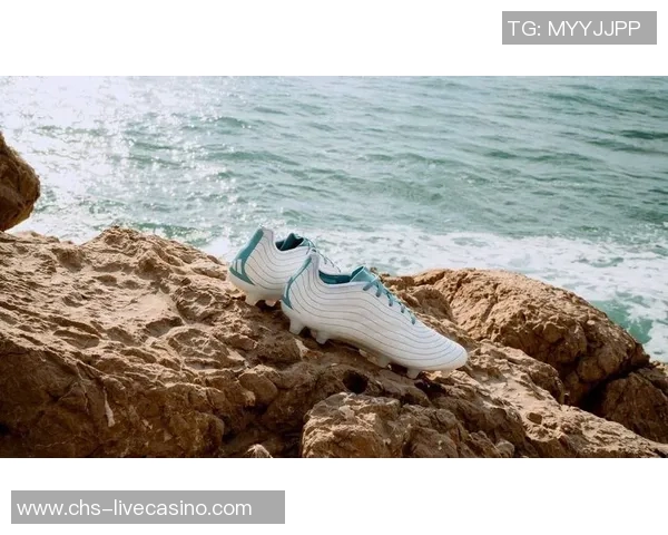 适合各种场地的足球鞋推荐让你在比赛中尽显风采